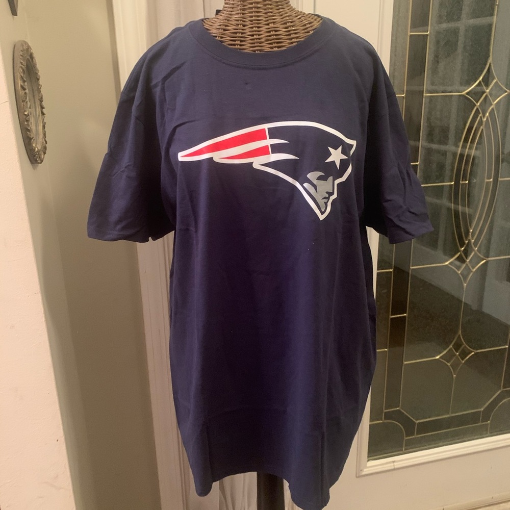 **SOLD** New England Patriots short sleeve shirt